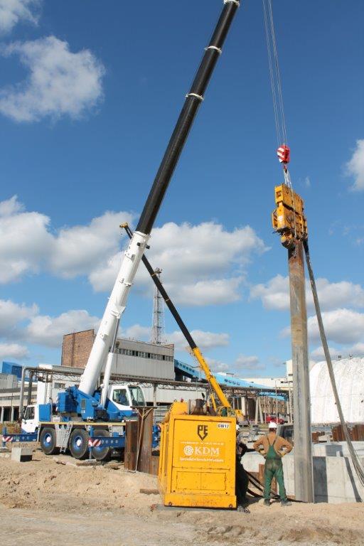 PVE 2316 VM Used vibro hammer to work on a crane or piling rig