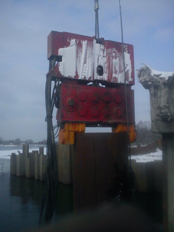 Used vibro hammer PVE 40 VM to work on a crane or piling rig